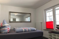 1_Berg-Schlafzimmer-Doppelbett-2